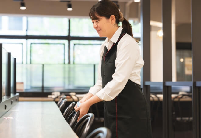 ランチタイムの接客の様子